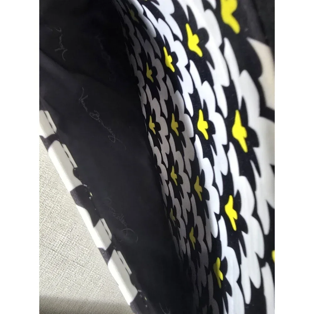 Vera Bradley iPad Tablet Sleeve Case Wristlet Zip Padded Black White Yellow